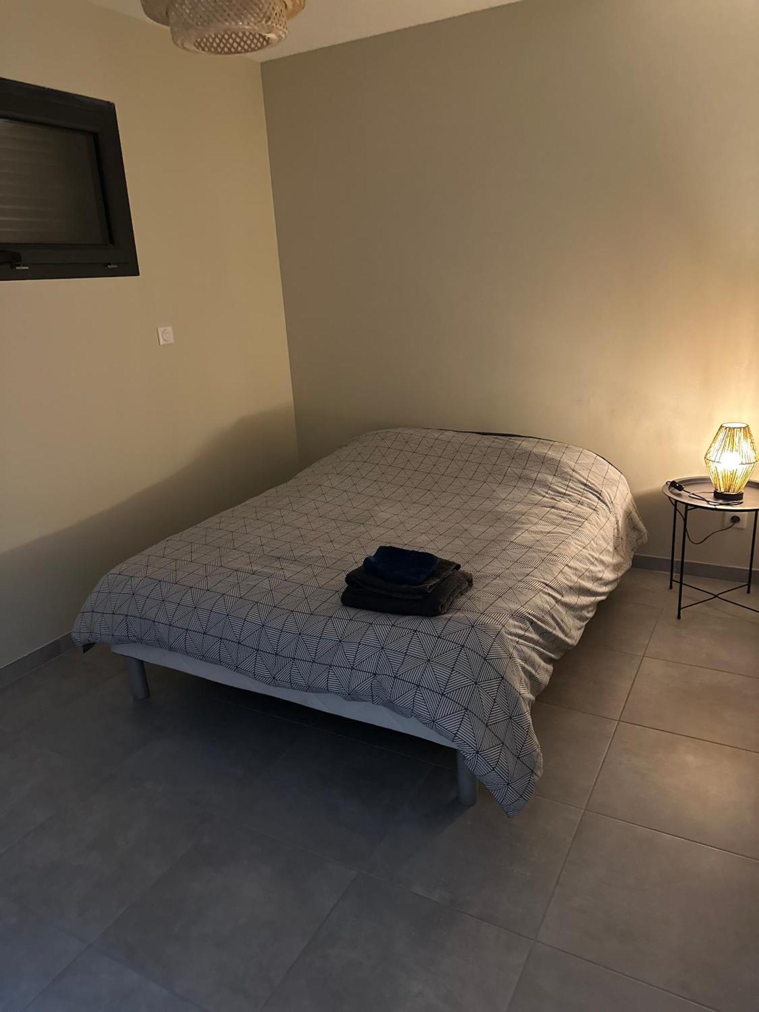 Maison T3 Dans Un Village Calme Saint-Mitre-les-Remparts 外观 照片