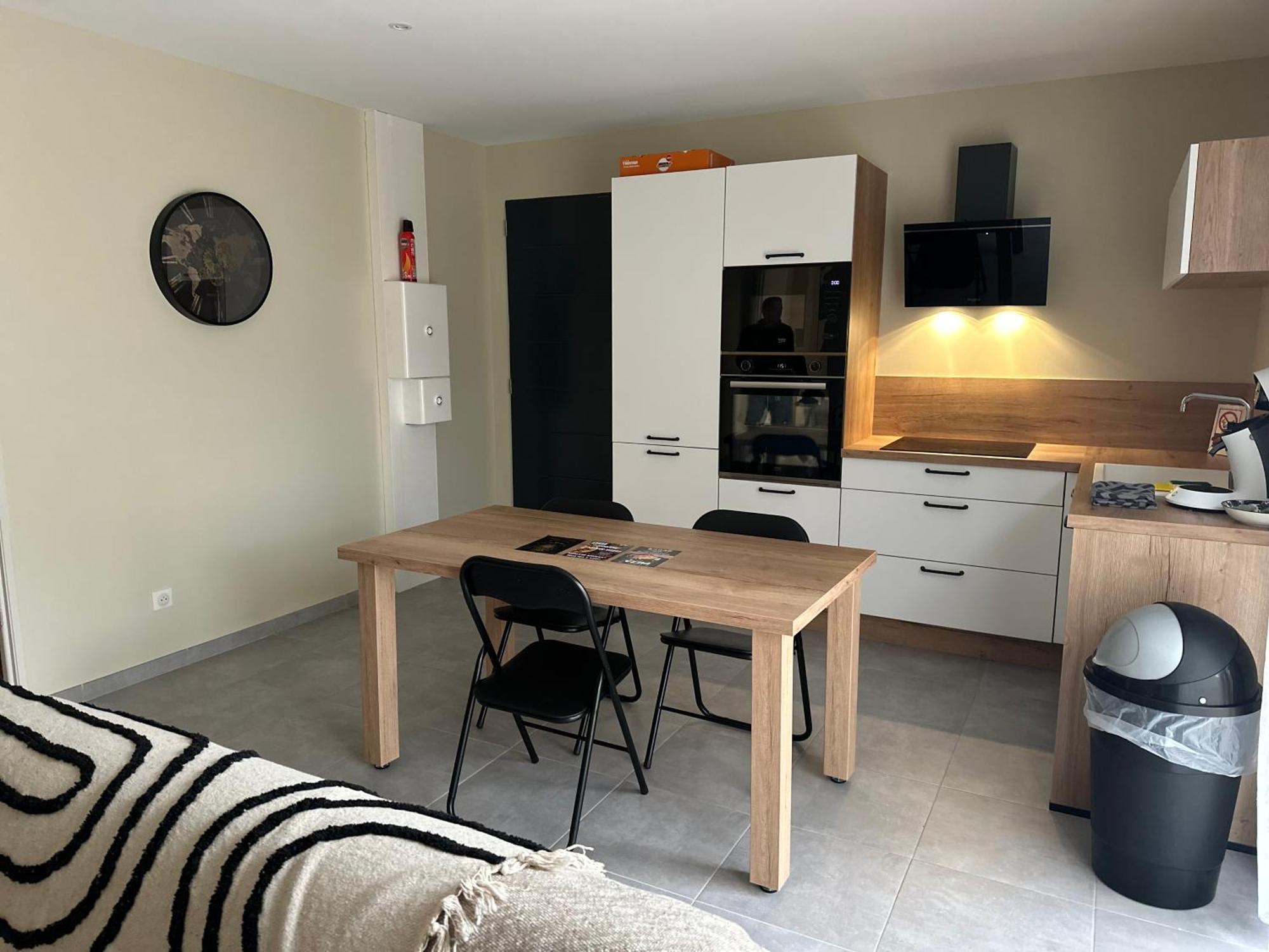 Maison T3 Dans Un Village Calme Saint-Mitre-les-Remparts 外观 照片