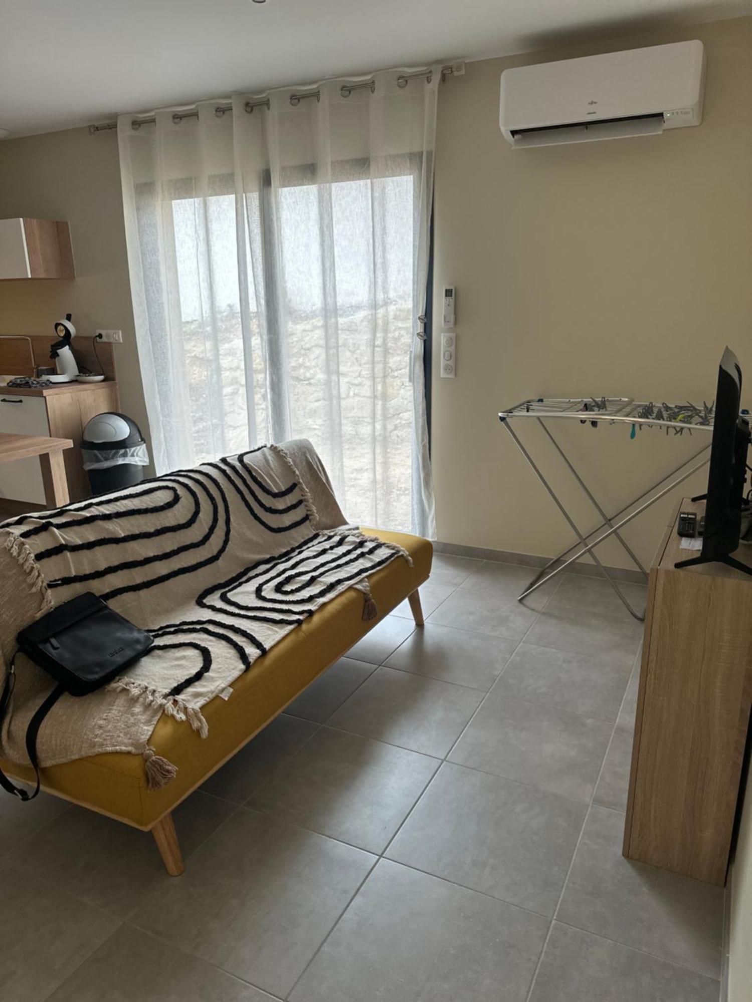 Maison T3 Dans Un Village Calme Saint-Mitre-les-Remparts 外观 照片