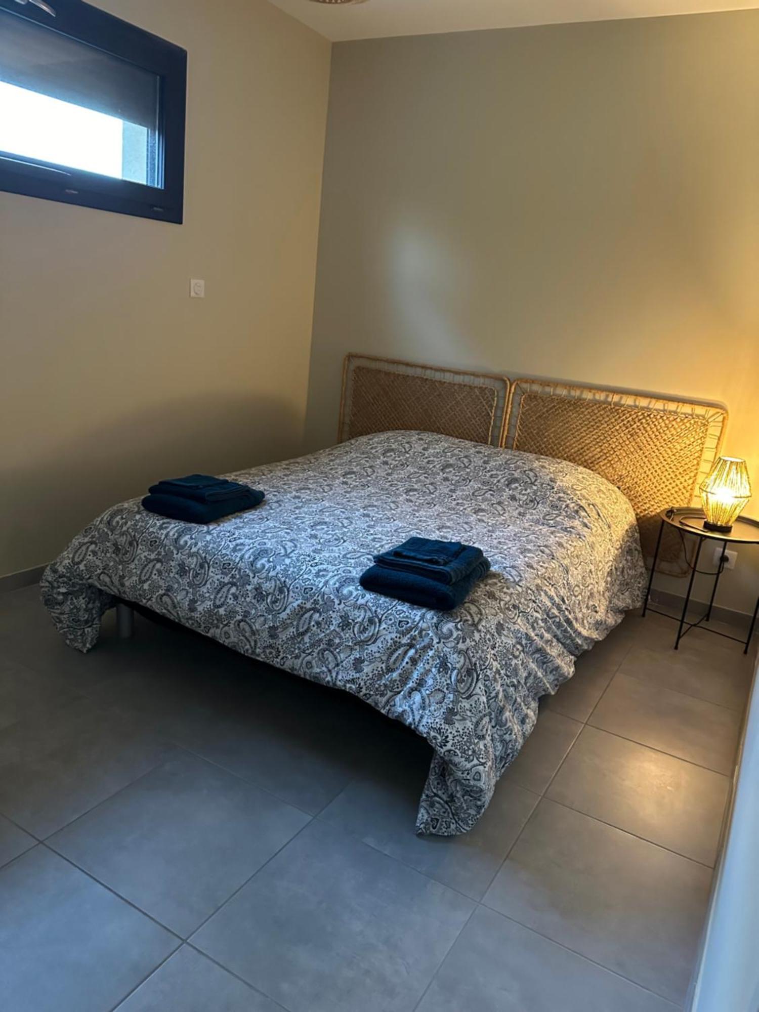 Maison T3 Dans Un Village Calme Saint-Mitre-les-Remparts 外观 照片