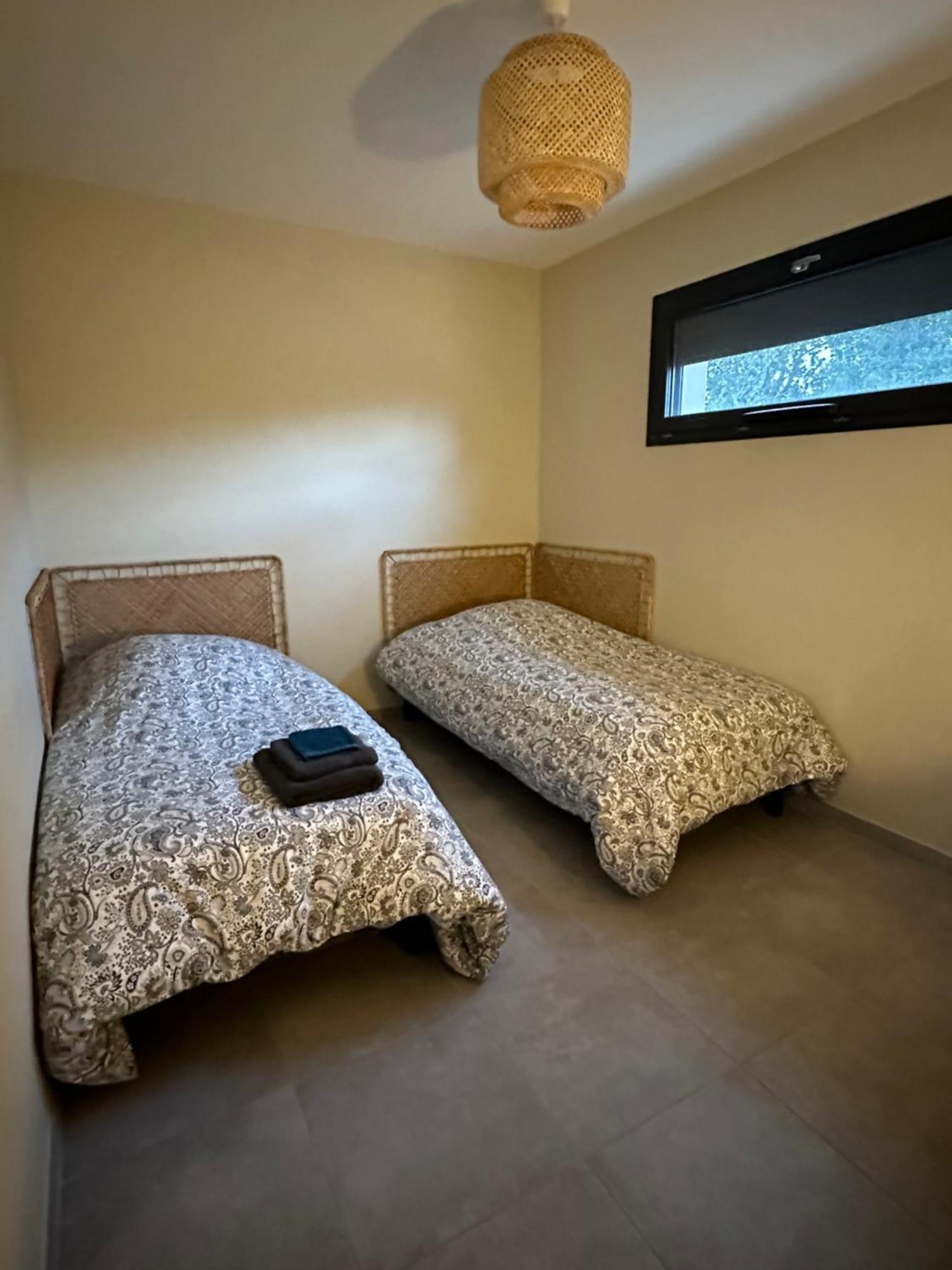 Maison T3 Dans Un Village Calme Saint-Mitre-les-Remparts 外观 照片