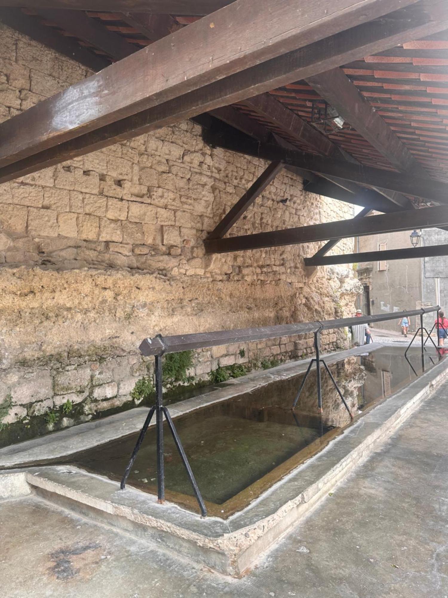 Maison T3 Dans Un Village Calme Saint-Mitre-les-Remparts 外观 照片